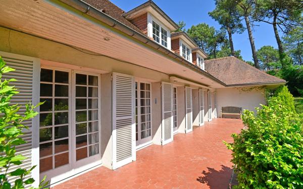 Maison à vendre    7 pièces • 226 m2 Cucq