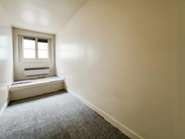 Paris 8ᵉ – Étoile / Champs-Élysées Appartement en duplex, esprit loft – 90 m² – Rez-de-chaussée