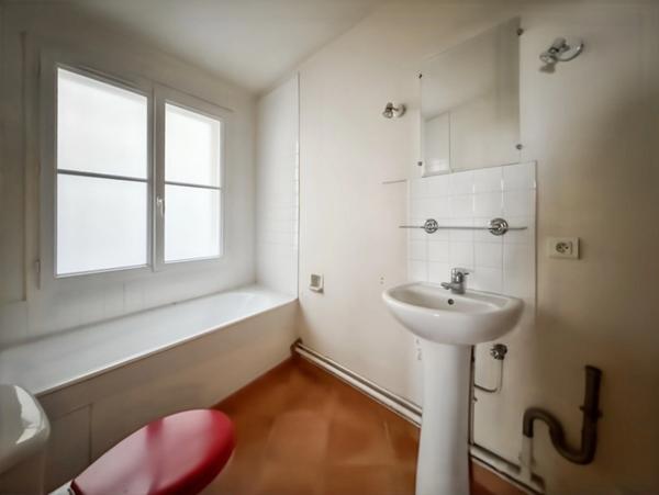 Paris 8ᵉ – Étoile / Champs-Élysées Appartement en duplex, esprit loft – 90 m² – Rez-de-chaussée