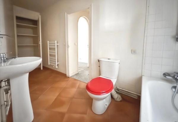 Paris 8ᵉ – Étoile / Champs-Élysées Appartement en duplex, esprit loft – 90 m² – Rez-de-chaussée