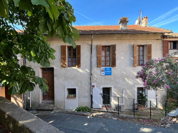 Appartement à vendre 5 pièces avec grand grenier à BAGNOLS EN FORET (83)