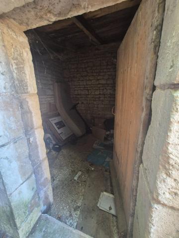 Maison divisée en 2 Studios T1bis à vendre Niort (79)