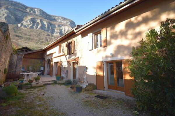 Maison à vendre à Crolles en Isère (38920), ref : 38161-5/26