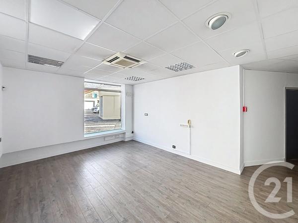 Maison à vendre  4 pièces - 120 m 2   ANGOULEME  - 16
