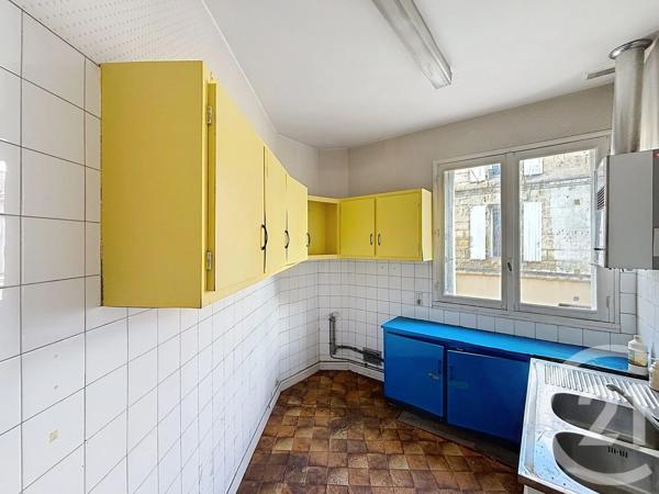 Maison à vendre  4 pièces - 120 m 2   ANGOULEME  - 16