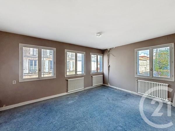 Maison à vendre  4 pièces - 120 m 2   ANGOULEME  - 16
