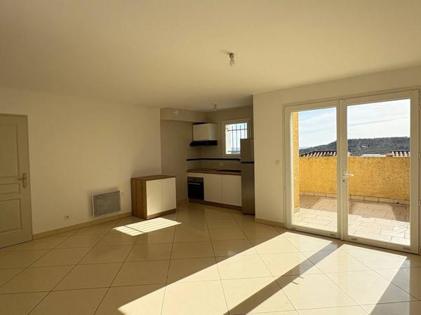 Habitation T6 avec garage et jardins