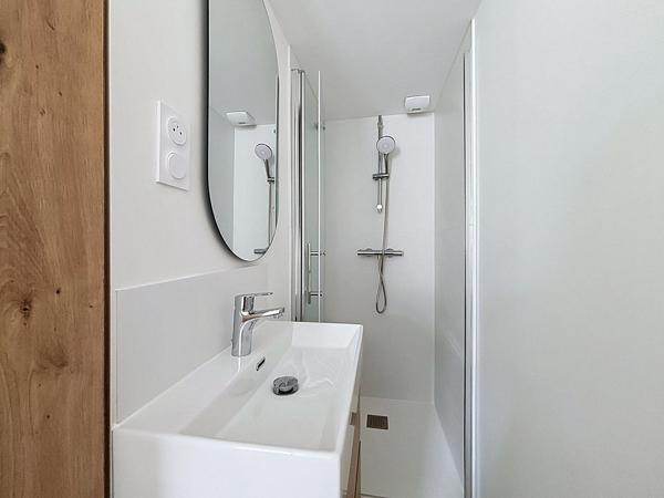 APPARTEMENT T2 ENTIEREMENT RENOVE MEUBLE - DISPONIBLE DE SUITE
