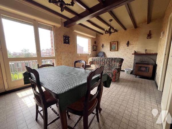 Proche commerces et écoles, Maison mitoyenne de type bel étage d'env.  91m² habitables à modern...