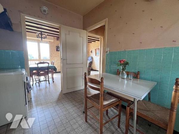 Proche commerces et écoles, Maison mitoyenne de type bel étage d'env.  91m² habitables à modern...