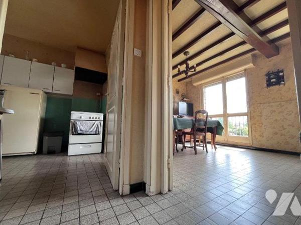 Proche commerces et écoles, Maison mitoyenne de type bel étage d'env.  91m² habitables à modern...