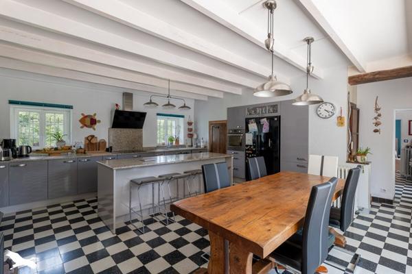 Maison à vendre |  Saint-Hilaire-de-Villefranche |  5 pièces | 182 m²
