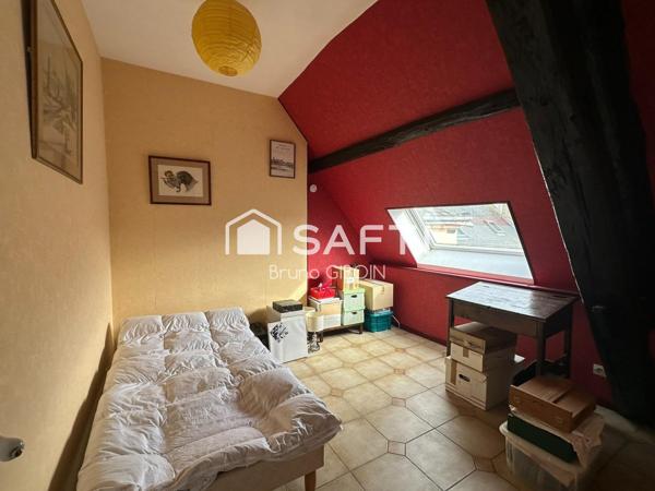 Appartement 74 M² en centre ville, 3 pièces, 1 chambre, un bureau et un grenier aménagé