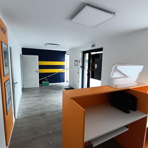 Local d'activité à louer Plescop 200 m2
