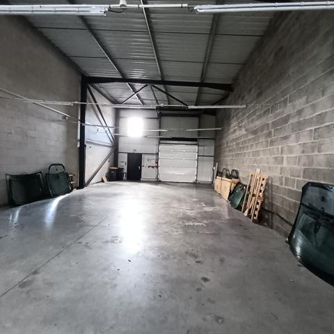 Local d'activité à louer Plescop 200 m2