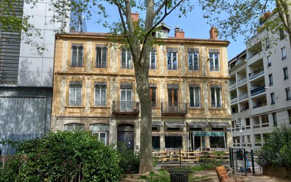 Appartement à vendre    2 pièces • 54 m2 Lyon 3