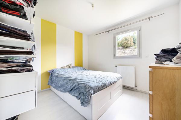 Maison contemporaine récente 110 m² 4 chambres, Pollionnay centre village