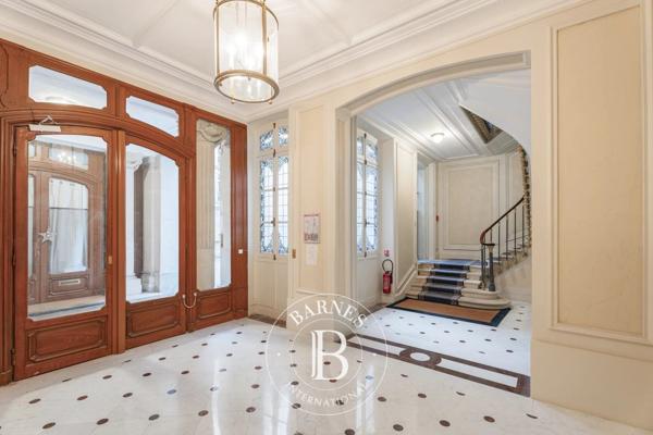 Paris 8ème, Appartement 1 Chambre -  54 m² à vendre