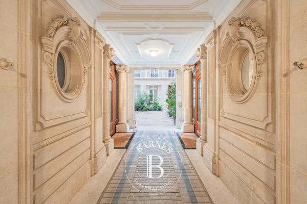 Paris 8ème, Appartement 1 Chambre -  54 m² à vendre