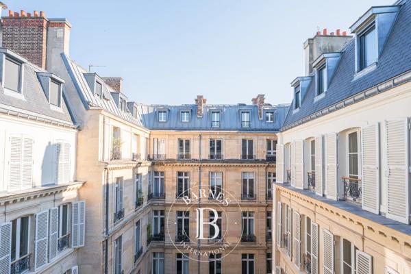 Paris 8ème, Appartement 1 Chambre -  54 m² à vendre