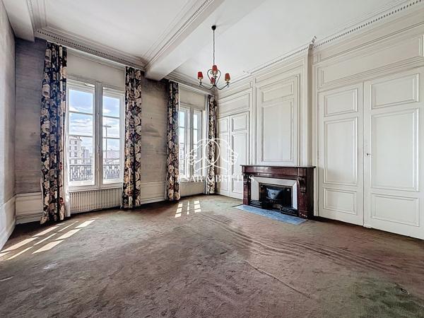 LYON 2 Ainay / Carnot – Appartement de 105m2 à rénover