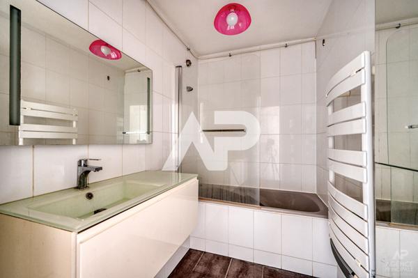 Appartement Rueil Malmaison 2 pièce(s) 48.40m2 €255 000 **  - Référence  19532