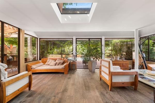 MAISON CHARLY – 8 PIECES 308m² – JARDIN SOIGNE 1909m²