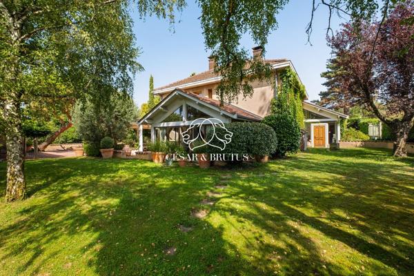 MAISON CHARLY – 8 PIECES 308m² – JARDIN SOIGNE 1909m²