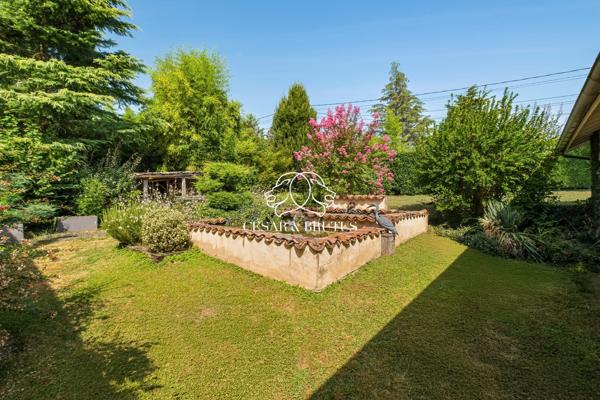 MAISON CHARLY – 8 PIECES 308m² – JARDIN SOIGNE 1909m²