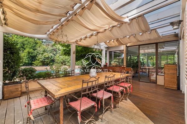 MAISON CHARLY – 8 PIECES 308m² – JARDIN SOIGNE 1909m²