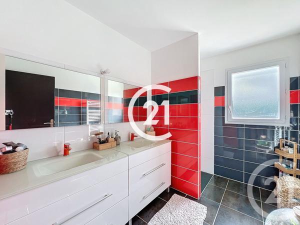 Maison à vendre  5 pièces - 147 m2 BOURG CHARENTE - 16