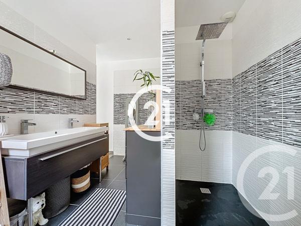 Maison à vendre  5 pièces - 147 m2 BOURG CHARENTE - 16