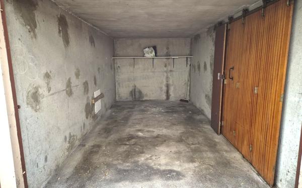 Stationnement à vendre    13,15 m2 Chenôve
