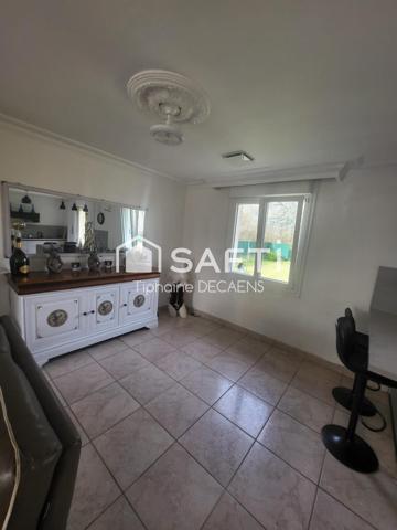 Maison proche toutes commodités, excellent état, grand jardin calme et paisible.