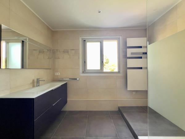 Spacieuse maison familiale de 260m² avec piscine et grand jardin sans vis à vis – Chemin de Linas