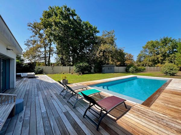 Spacieuse maison familiale de 260m² avec piscine et grand jardin sans vis à vis – Chemin de Linas