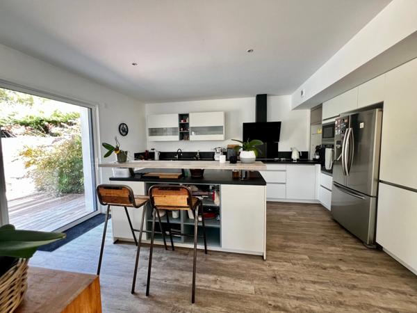 Spacieuse maison familiale de 260m² avec piscine et grand jardin sans vis à vis – Chemin de Linas