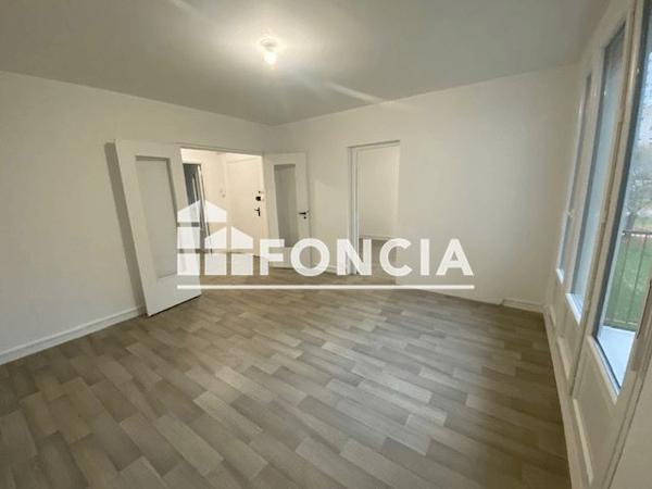 Location Appartement 4 pièces 75.96 m² - 37 AV SIR WINSTON CHURCHILL Rennes 35000