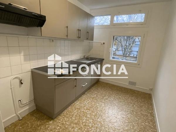 Location Appartement 4 pièces 75.96 m² - 37 AV SIR WINSTON CHURCHILL Rennes 35000