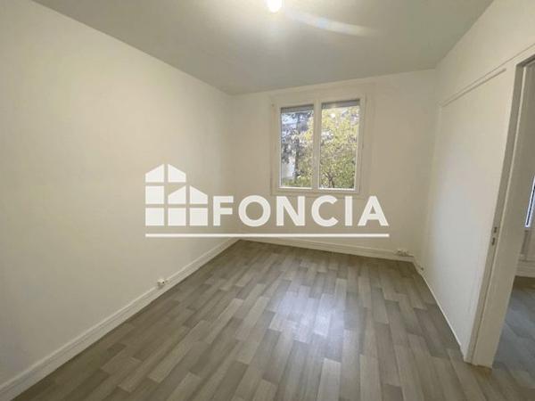 Location Appartement 4 pièces 75.96 m² - 37 AV SIR WINSTON CHURCHILL Rennes 35000