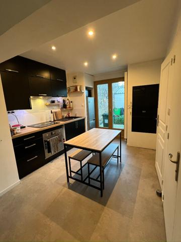Maison 5 pièces à vendre à Amiens - Confort et accessibilité au coeur de la ville €214 000 ** - Référence 13860