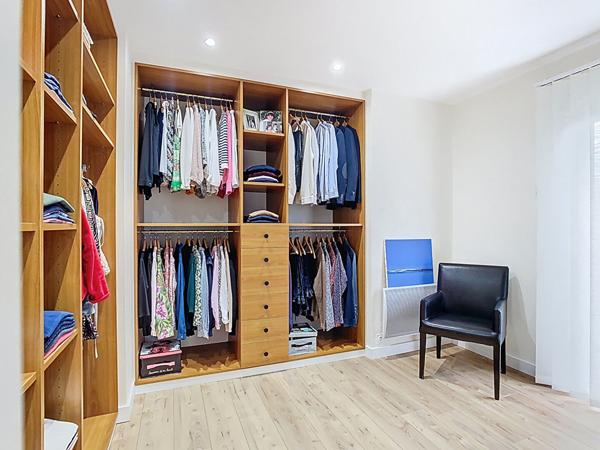 Maison à vendre à Cholet - Accès immédiat des axes Nantes (en 30 minutes) Angers A87 en 45 minutes. La côte Vendéenne en 60 minutes