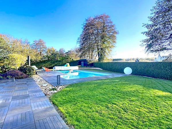 Maison à vendre à Cholet - Accès immédiat des axes Nantes (en 30 minutes) Angers A87 en 45 minutes. La côte Vendéenne en 60 minutes