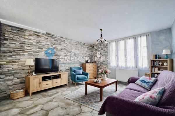 Maison
                                                                                                                                                                                                                                                                                                                        4 pièce(s)                                                                                                                                                                                                          3 chambre(s)                                                                                                                                                                                                          82  m²