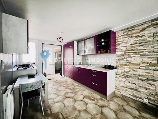 Maison
                                                                                                                                                                                                                                                                                                                        4 pièce(s)                                                                                                                                                                                                          3 chambre(s)                                                                                                                                                                                                          82  m²