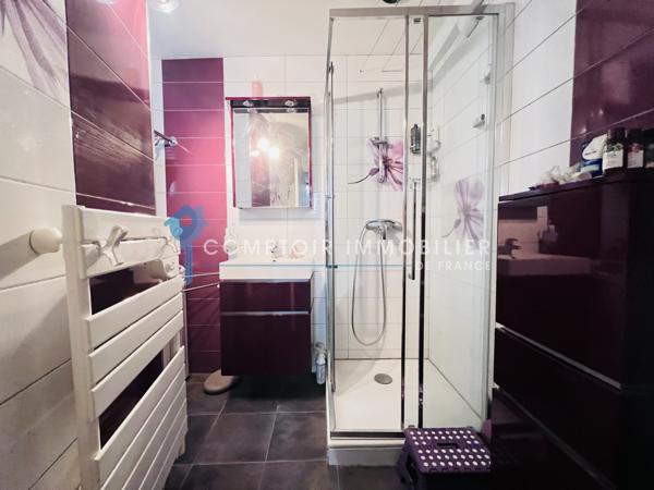 Maison
                                                                                                                                                                                                                                                                                                                        4 pièce(s)                                                                                                                                                                                                          3 chambre(s)                                                                                                                                                                                                          82  m²