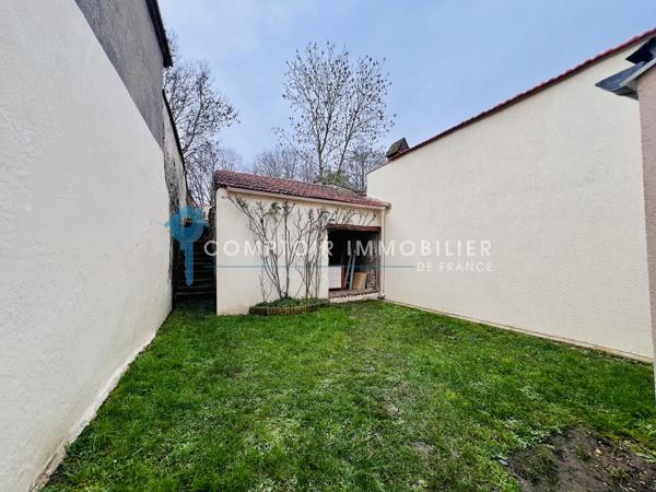 Maison
                                                                                                                                                                                                                                                                                                                        4 pièce(s)                                                                                                                                                                                                          3 chambre(s)                                                                                                                                                                                                          82  m²