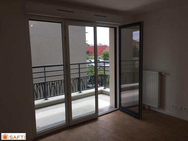 Beau Studio avec balcon et parking