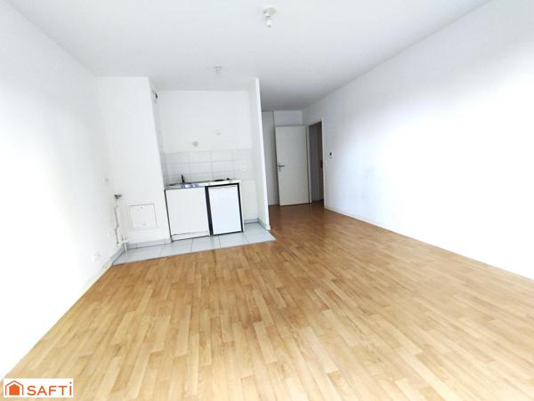 Beau Studio avec balcon et parking