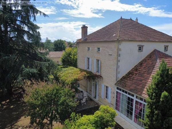 Vente                                                      Maison
                        
                     9 pièces                      290 m2                     à Casteljaloux